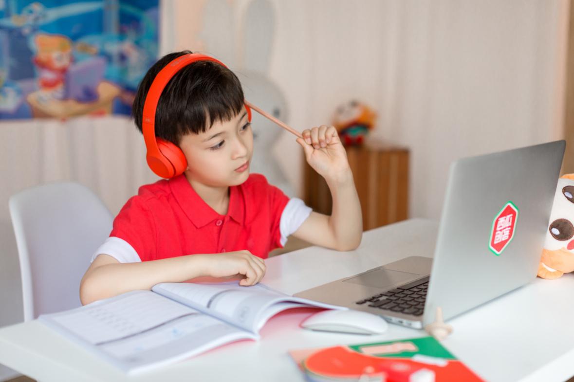 家長可以從這4點(diǎn)入手讓孩子把精力和智力都用在學(xué)習(xí)上