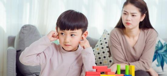 家長要注意孩子日常的4個動作，以免有更大的影響