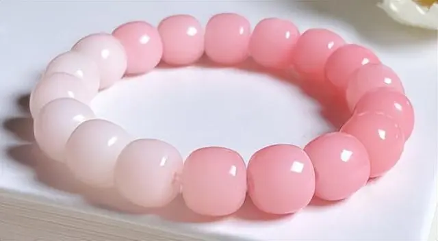 “家有同款”！小學(xué)生迷上盤(pán)手串，都是壓力大鬧的？