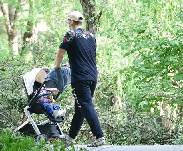 夏季10個(gè)帶娃的危險(xiǎn)行為，家長(zhǎng)一定要留意！