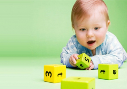 三歲以下的寶寶早教重點(diǎn)是機(jī)構(gòu)還是家庭？