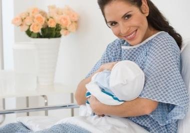 月子期間，誰來照顧寶媽和孩子，區(qū)別有多大？