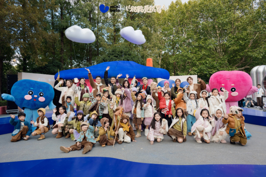 絨化秋冬，Mini Bala貼了貼南京紅山森林動(dòng)物園