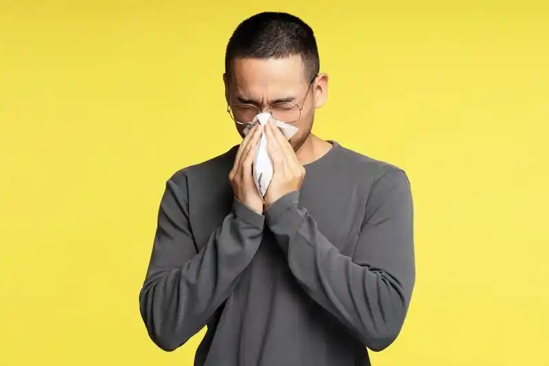 男子流感出現(xiàn)“白肺”，流感不是簡(jiǎn)單發(fā)幾天燒吃幾顆藥……