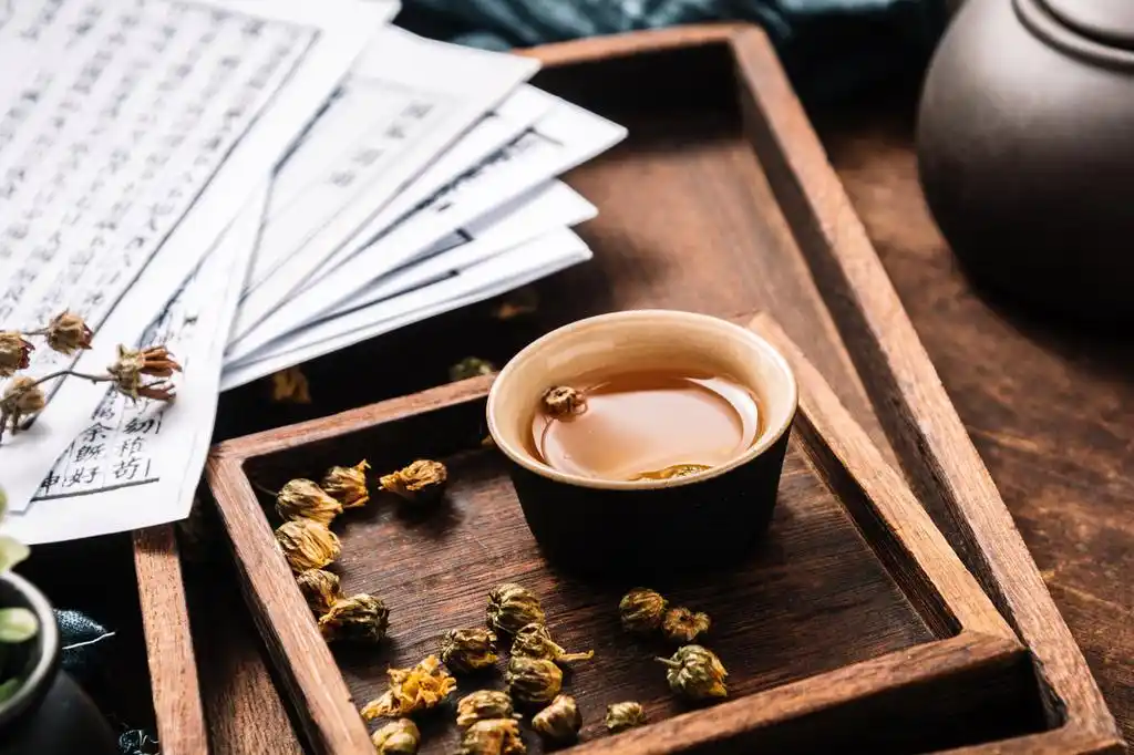 中醫(yī)養(yǎng)生入夏都應(yīng)注意啥 調(diào)養(yǎng)心脾+清熱祛濕