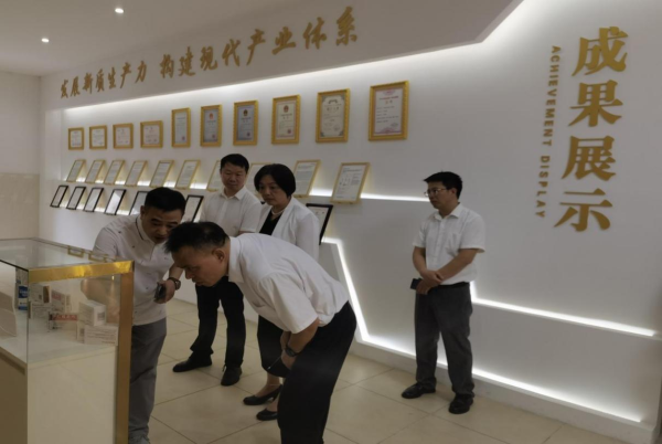 廣西科技廳副廳長(zhǎng)蔡朝亮一行到桂林醫(yī)科大學(xué)調(diào)研指導(dǎo)